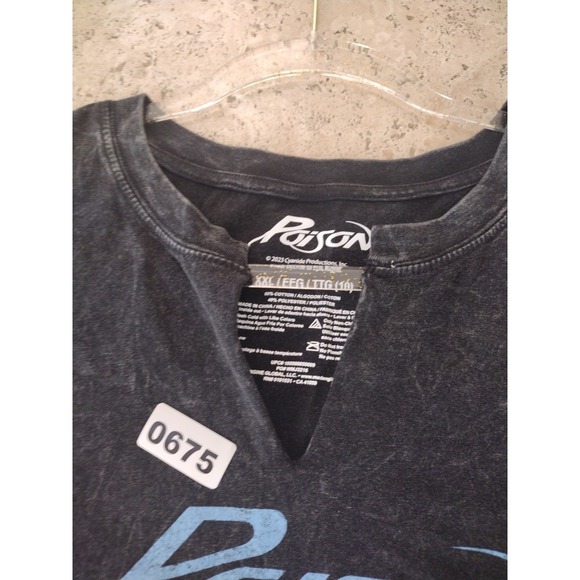 Poison Crop Top Women XXL Black Snake Skull Graphic Tee Notched V Neck Juniors - Picture 6 of 8